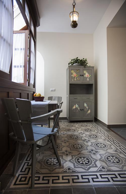 Angeles House Apartment Seville Exterior photo